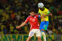 开云体育-南美球队尴尬失误，导致失利