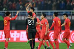 开云体育下载-抢七大战激动人心，球队苦战晋级