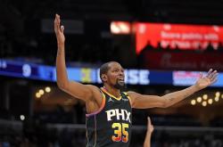 开云体育直播-快船鏖战凯尔特人B队，杜兰特高光表现