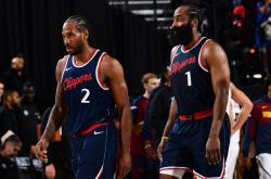 开云体育官网-包含国王横扫尼克斯，伦纳德统治全场的词条