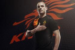 开云APP-冰与火之歌，莱奥的压制级演出如何冻结了冰岛童话