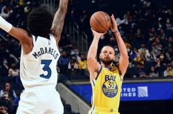 开云体育入口-包含西班牙男篮强势掘金，艾顿三分雨点燃全场的词条