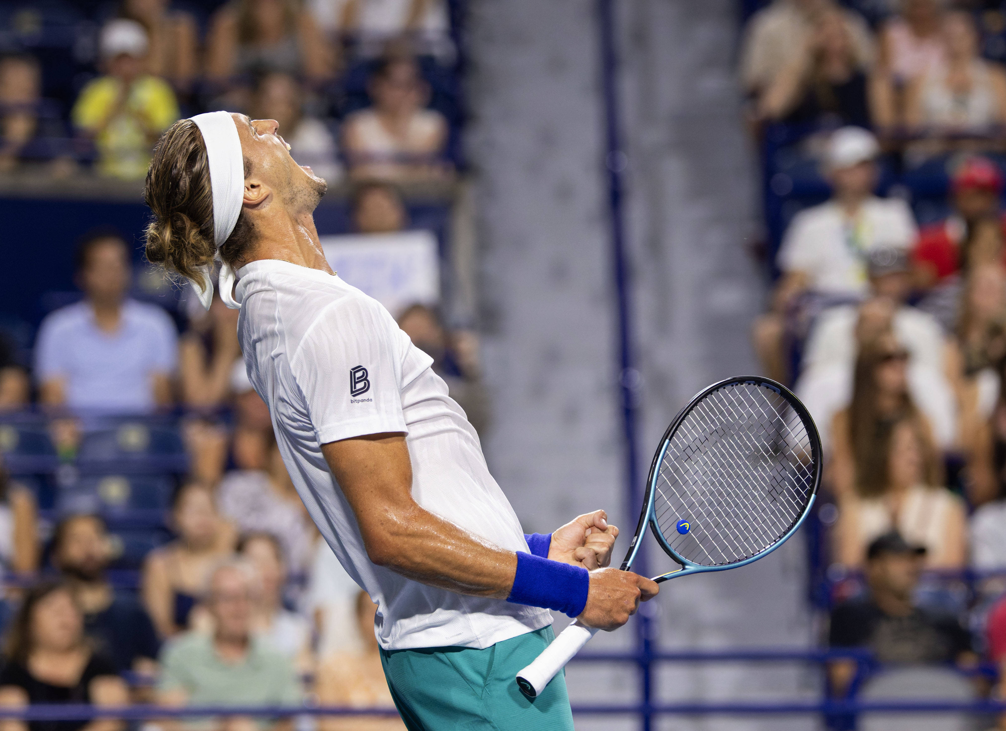 西班牙网球队完胜日本网球队，兹维列夫送出助攻的简单介绍