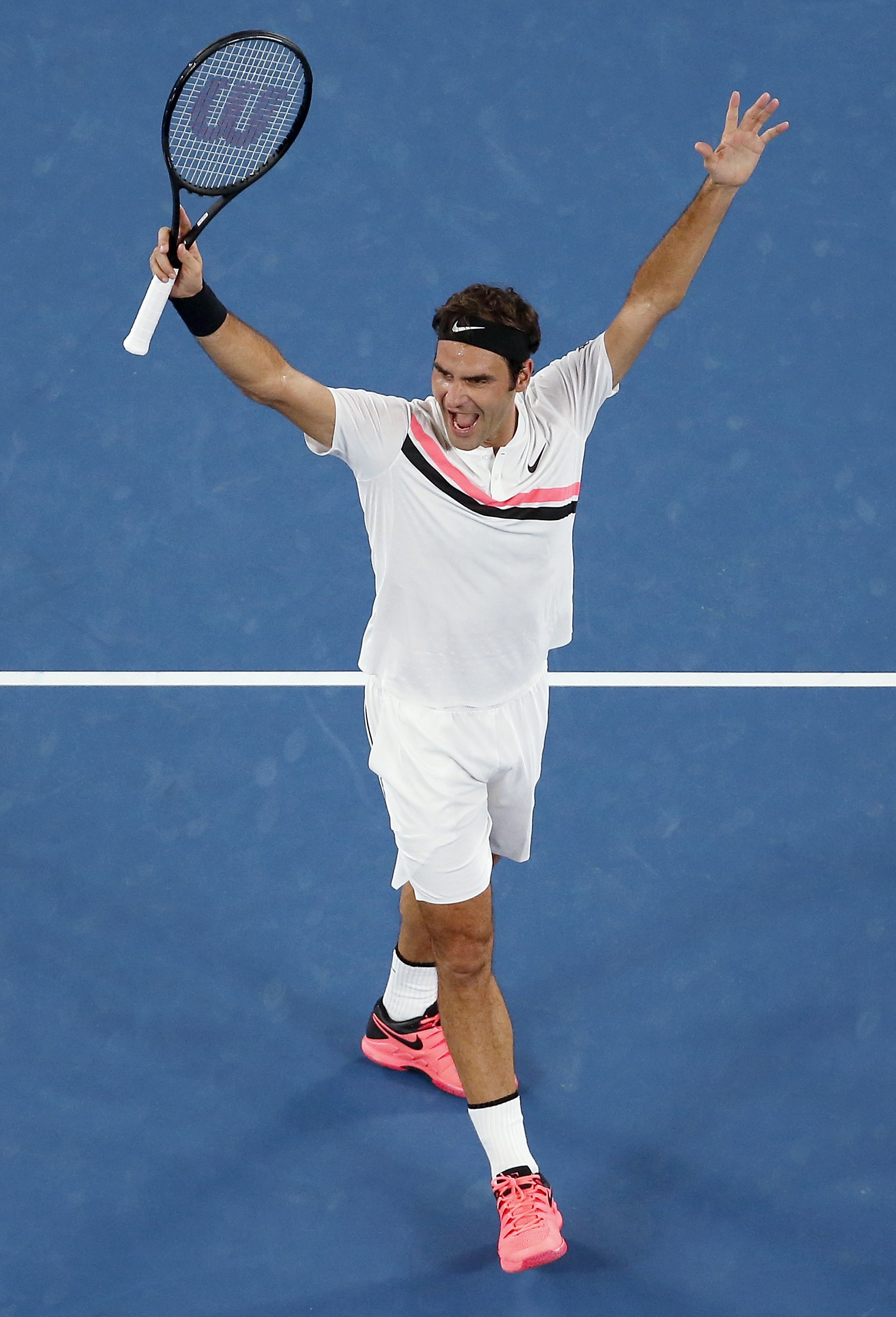 意大利网球队逆转世界网球队，费德勒绝境逆转的简单介绍