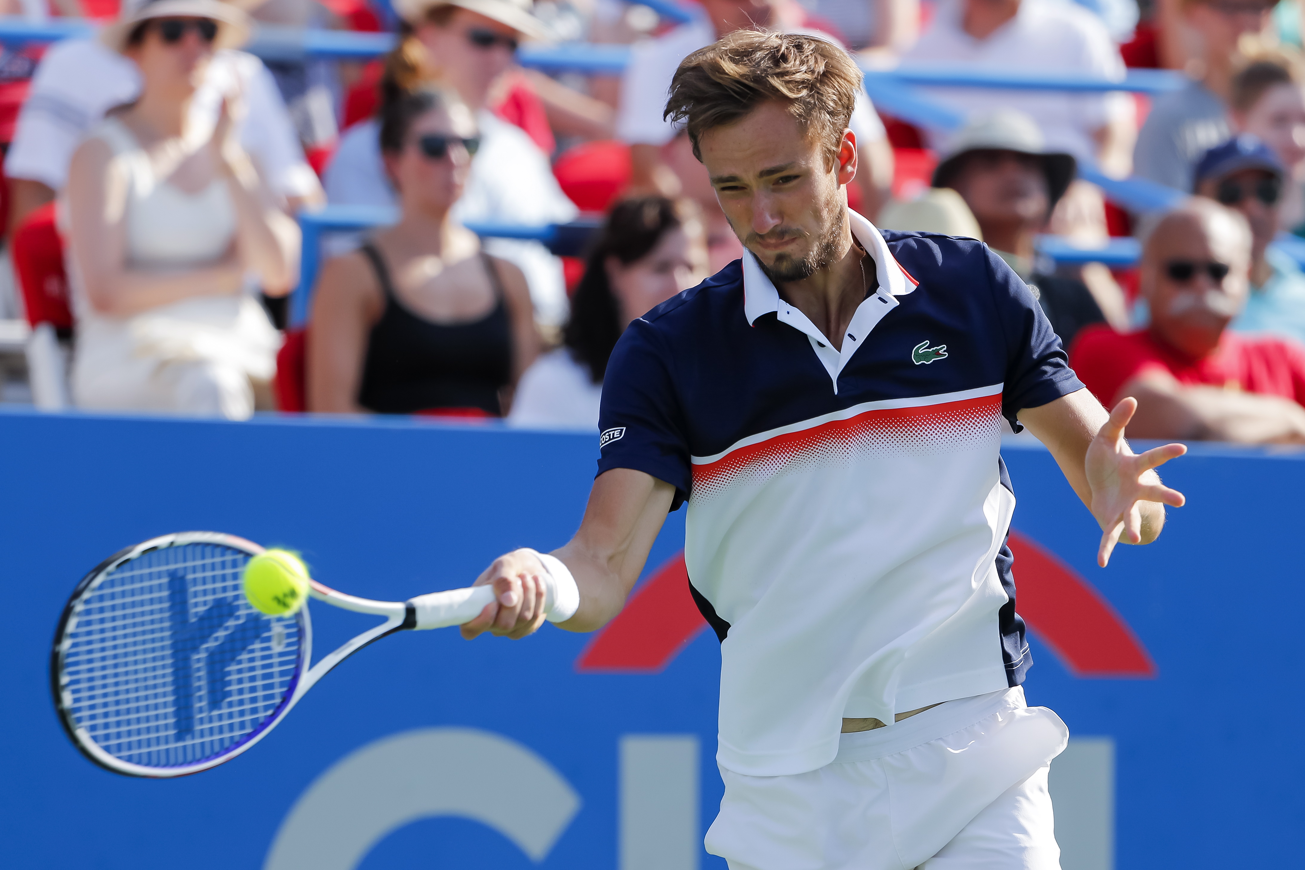 包含法国网球队险胜欧洲网球队，克耶高斯惊艳世界的词条