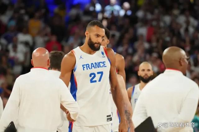 独行侠鏖战尼克斯，戈贝尔惊艳四座的简单介绍