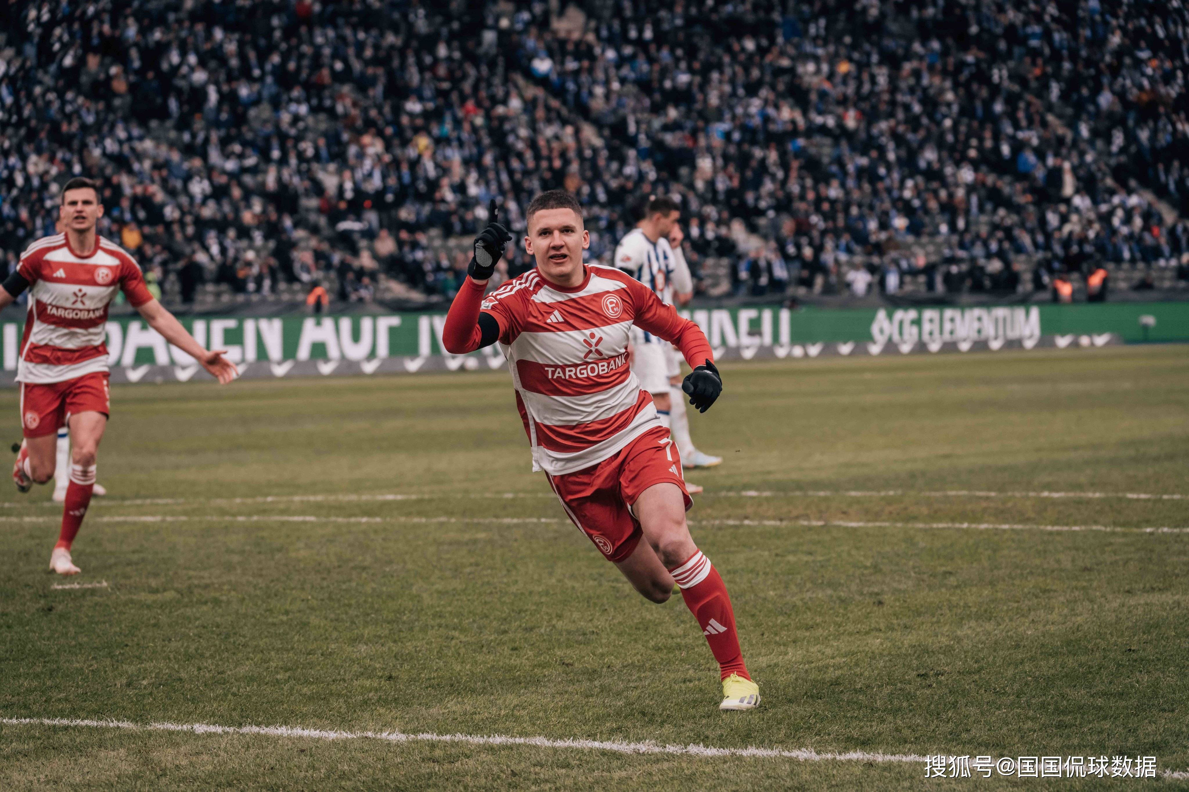 关于柏林赫塔球员表现出色，助球队取得连胜的信息