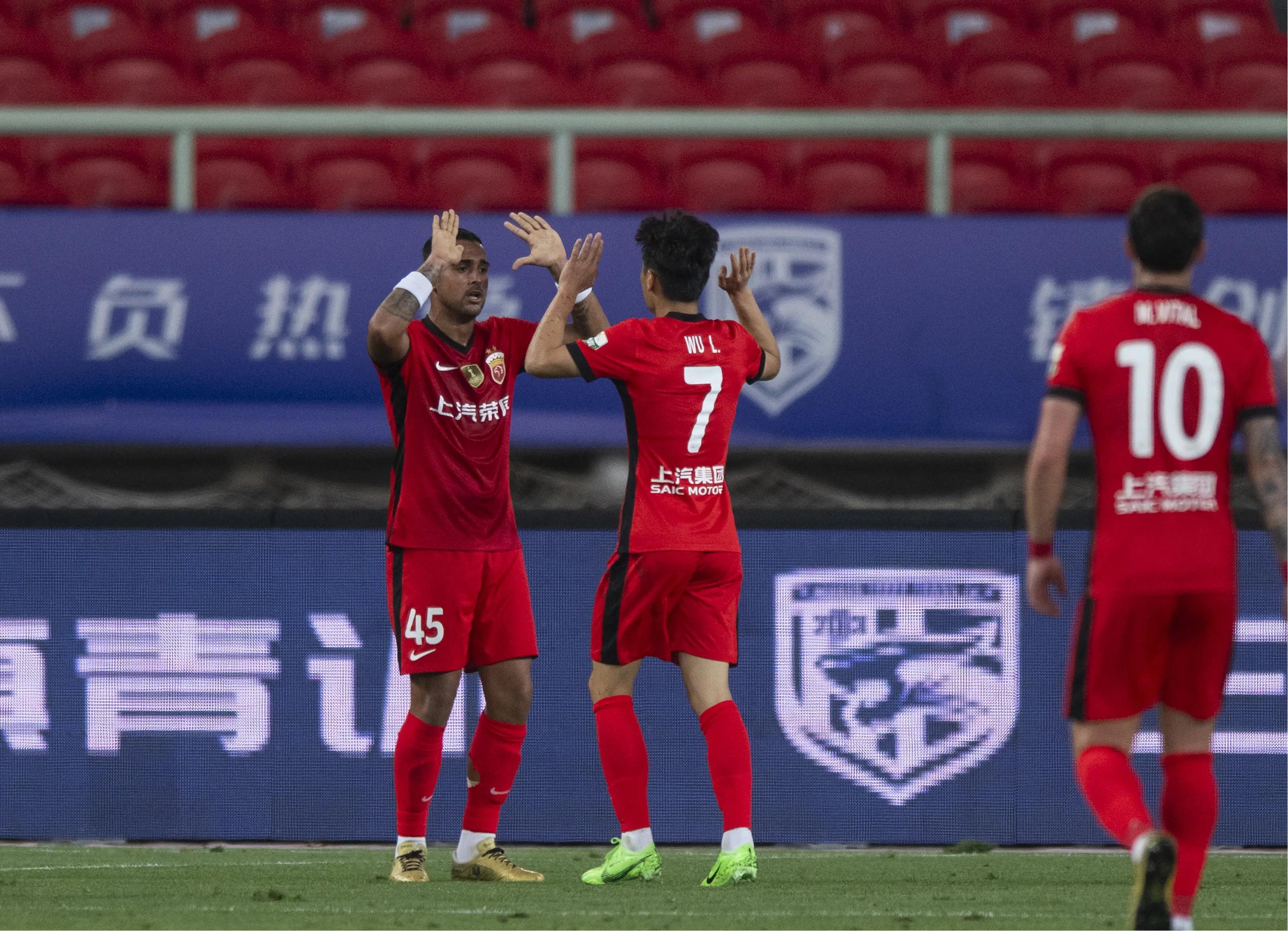 国安客场战胜上港，拓宽领先优势的简单介绍