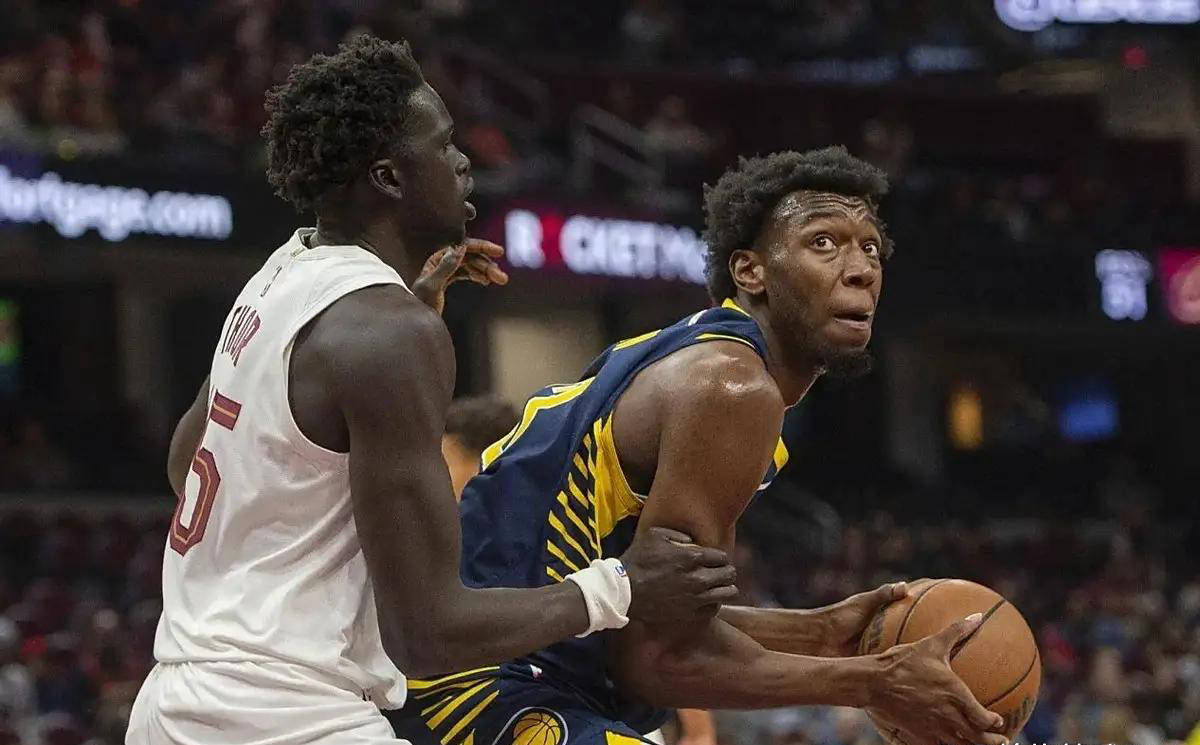 包含步行者队内线受困，需确立新的战术方向的词条