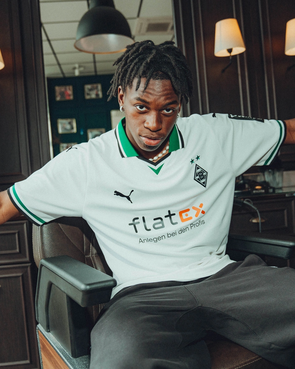 门兴格拉德巴赫全力拼搏，稳步前进的简单介绍