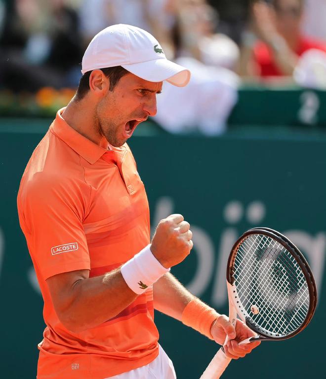 包含巴塞罗那血战取胜，小组出线前景遥遥领先的词条