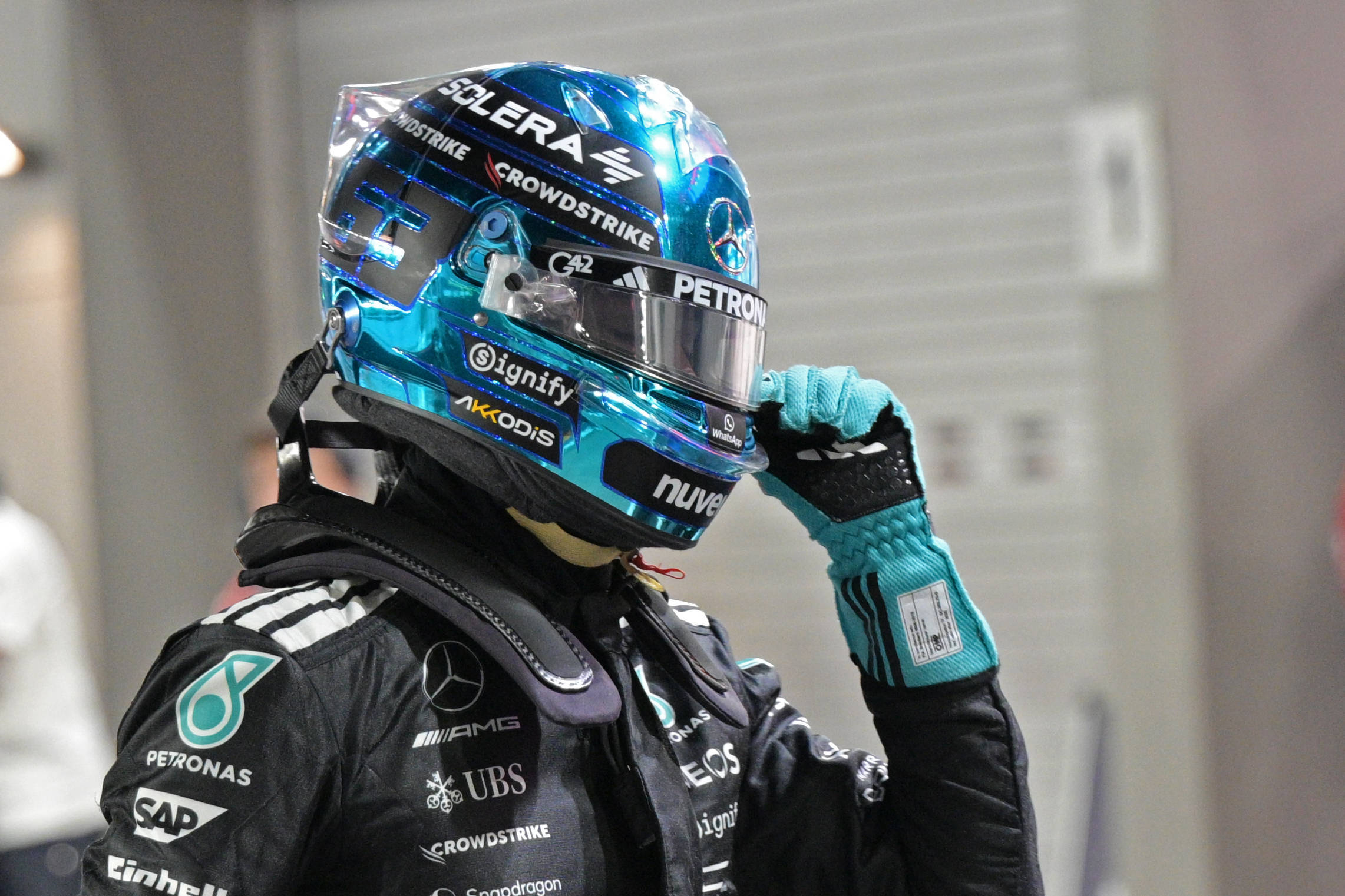 梅赛德斯险胜阿斯顿马丁，皮亚斯特里带队取胜的简单介绍