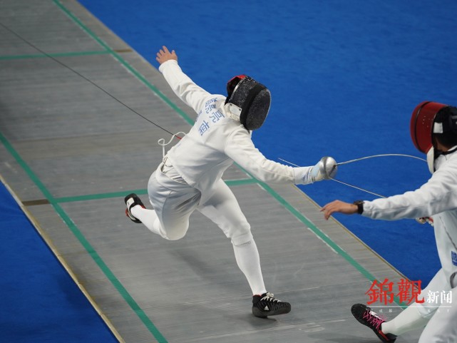 包含冠军争霸赛如火如荼进行，胜利渐行渐近的词条