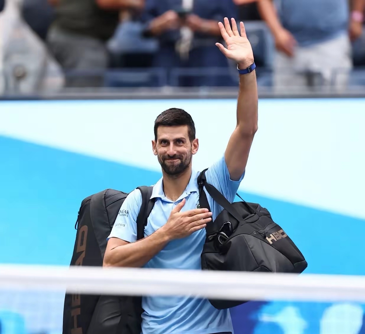 西班牙网球队力克世界网球队,费德勒统治全场的简单介绍 西班牙网球队力克世界网球队,费德勒统治全场的简单介绍