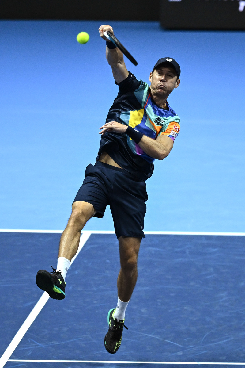 西班牙网球队力克世界网球队,费德勒统治全场的简单介绍 西班牙网球队力克世界网球队,费德勒统治全场的简单介绍