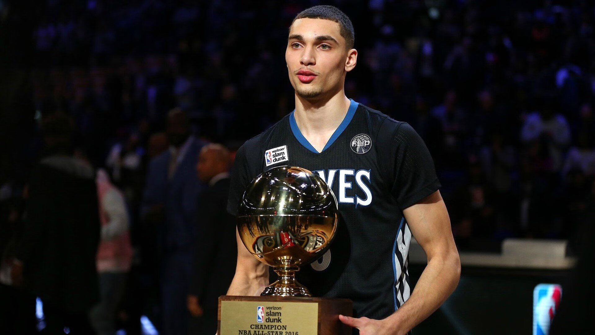 教科书级的表演,米切尔如何带领步行者击溃上海队